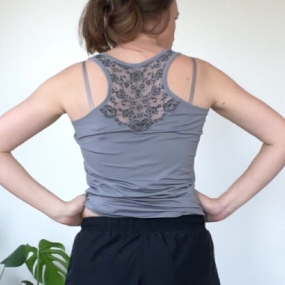 Vassarette Women's Lacy Back Racerback Tank Tiffany Silver XLarge - Picture 2 of 10